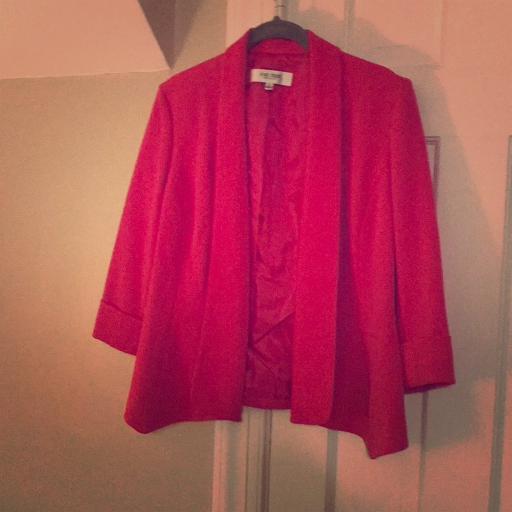 Modern cut Blazer with 3/4 sleeves